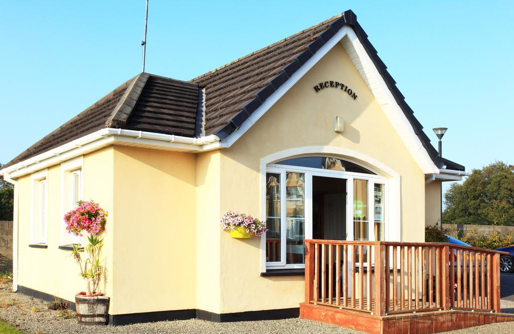 Killarney'S Holiday Village Exterior photo